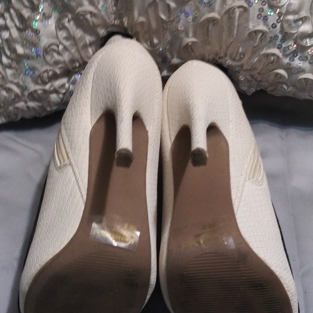 Shoes - Picture 3 of 3